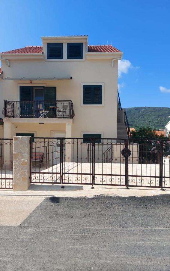 Elisa Apartmán